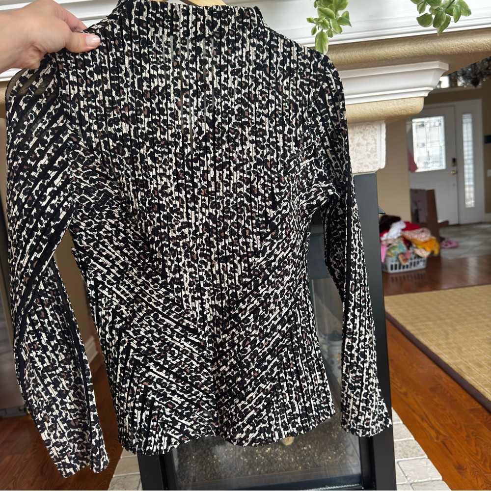 Alexandra Rosati Leopard Print Mesh Zip Up Applique Long Sleeve Top 4 - Picture 5 of 8